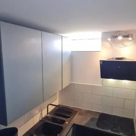 New Flat150Qm Up To 10 Pax 5 Rooms 2 Bathrooms Very Close To Bmw-Amazon-Messe-Porsche-Dhl-Airport Leipzig Halle - Autobahn By Respect Host Apartment *