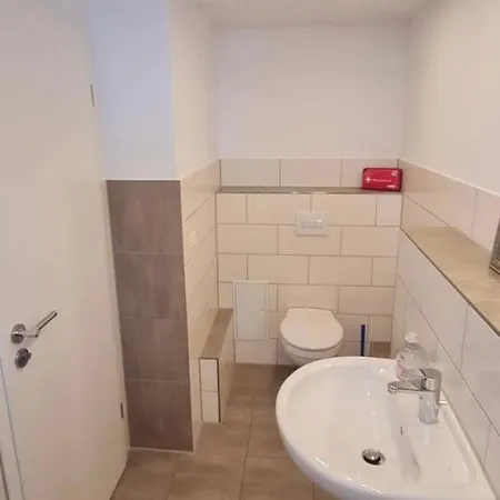 New Flat150Qm Up To 10 Pax 5 Rooms 2 Bathrooms Very Close To Bmw-Amazon-Messe-Porsche-Dhl-Airport Leipzig Halle - Autobahn By Respect Host *