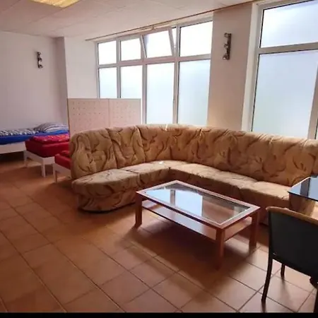 Apartment New Flat150Qm Up To 10 Pax 5 Rooms 2 Bathrooms Very Close To Bmw-Amazon-Messe-Porsche-Dhl-Airport Leipzig Halle - Autobahn By Respect Host Taucha