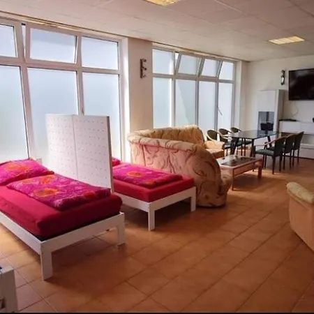 New Flat150Qm Up To 10 Pax 5 Rooms 2 Bathrooms Very Close To Bmw-Amazon-Messe-Porsche-Dhl-Airport Leipzig Halle - Autobahn By Respect Host *