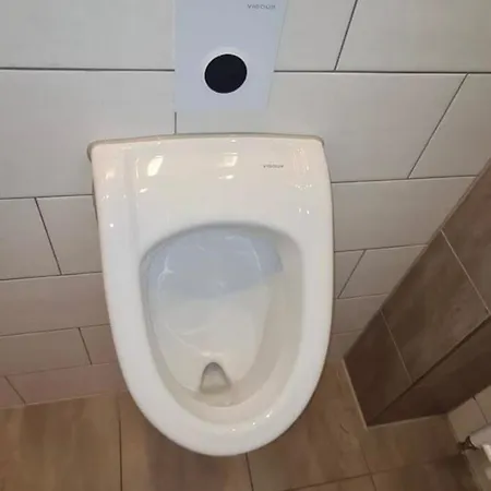 150qm Fuer 10 Pax Auf 5zimmer, 2 Baeder Unweit Von Bmw, Amazon, Messe, Porsche Und Dhl Apartment *