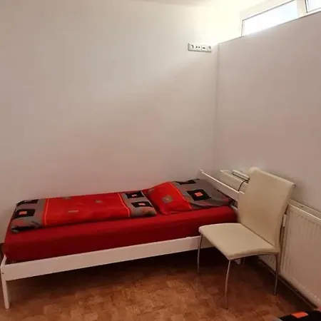 Apartment New Flat150Qm Up To 10 Pax 5 Rooms 2 Bathrooms Very Close To Bmw-Amazon-Messe-Porsche-Dhl-Airport Leipzig Halle - Autobahn By Respect Host