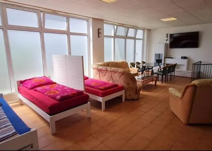 New Flat150qm Up To 10 Pax 5 2 Bathrooms Very Close To Bmw-amazon-messe-porsche-dhl-airport Leipzig Halle - Autobahn By Respect Host *