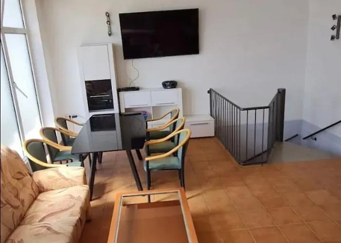 New Flat150qm Up To 10 Pax 5 2 Bathrooms Very Close To Bmw-amazon-messe-porsche-dhl-airport Leipzig Halle - Autobahn By Respect Host Apartment Taucha