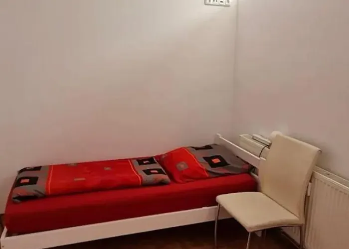 Apartment New Flat150qm Up To 10 Pax 5 2 Bathrooms Very Close To Bmw-amazon-messe-porsche-dhl-airport Leipzig Halle - Autobahn By Respect Host