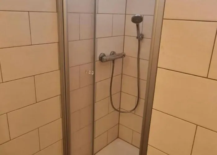 New Flat150qm Up To 10 Pax 5 2 Bathrooms Very Close To Bmw-amazon-messe-porsche-dhl-airport Leipzig Halle - Autobahn By Respect Host Apartment